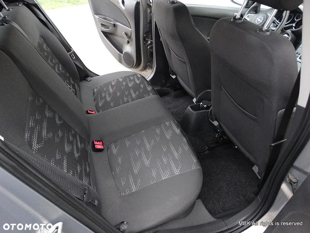 Opel Corsa 1.4 16V Cosmo - 26