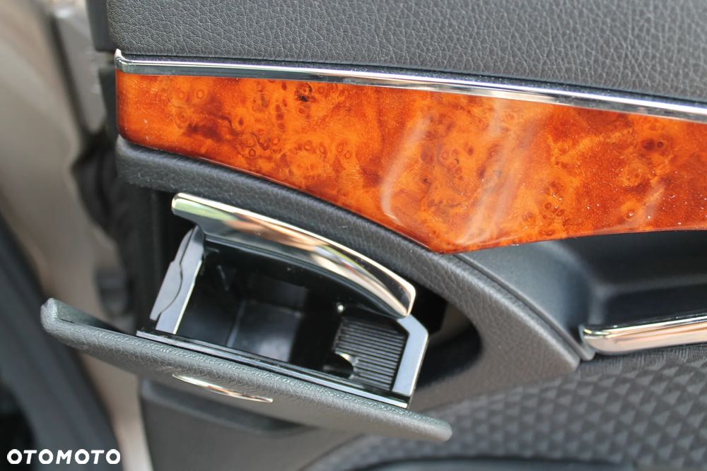 Mercedes-Benz Klasa E 350 7G-TRONIC Avantgarde - 36