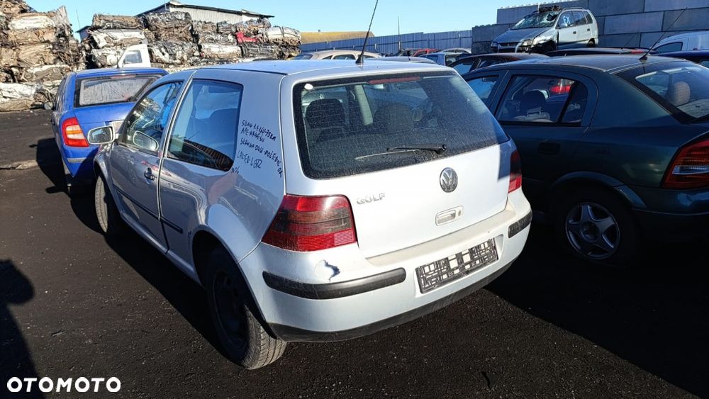 36062 VW golf IV model od 98-06 silnik 1.4 16V 75 km APE skrzynia DUW lakier LB7Z - 8