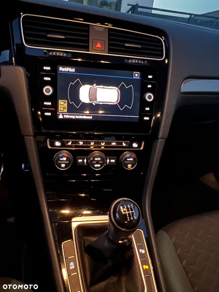 Volkswagen Golf - 12