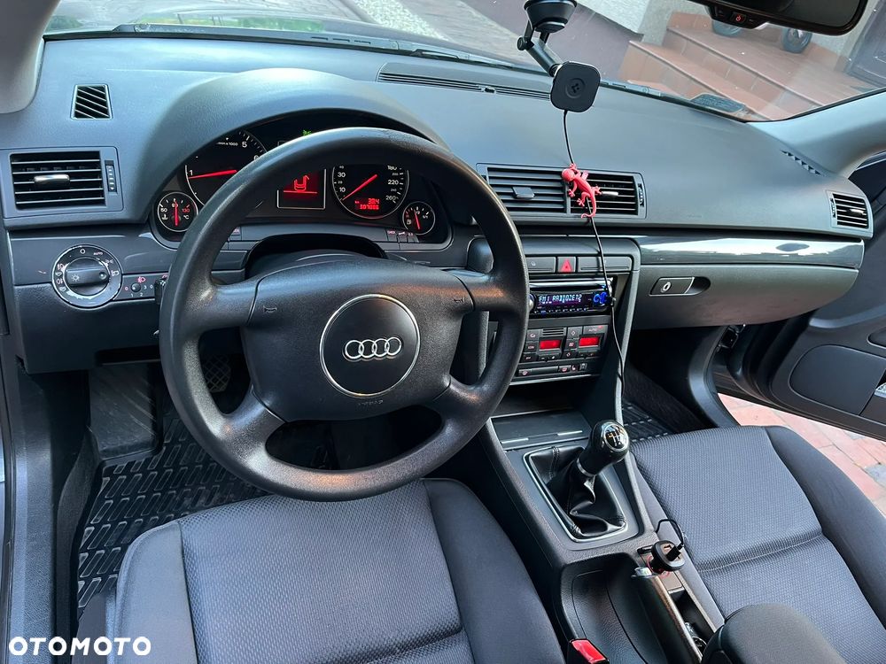 Audi A4 Limousine - 18