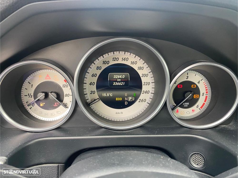 Mercedes-Benz E 250 BlueTEC Elegance 4-Matic - 38