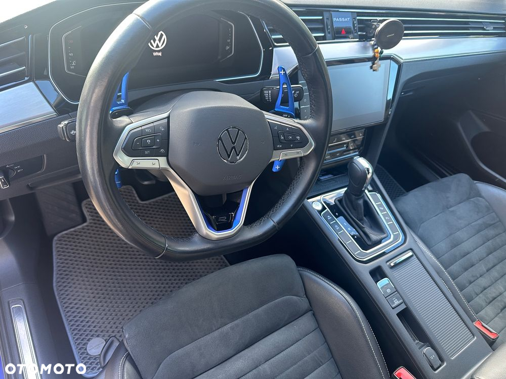 Volkswagen Passat - 26