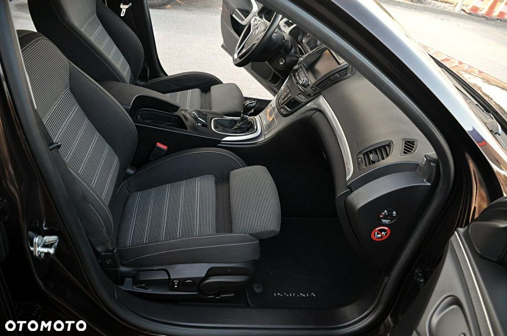 Opel Insignia - 17