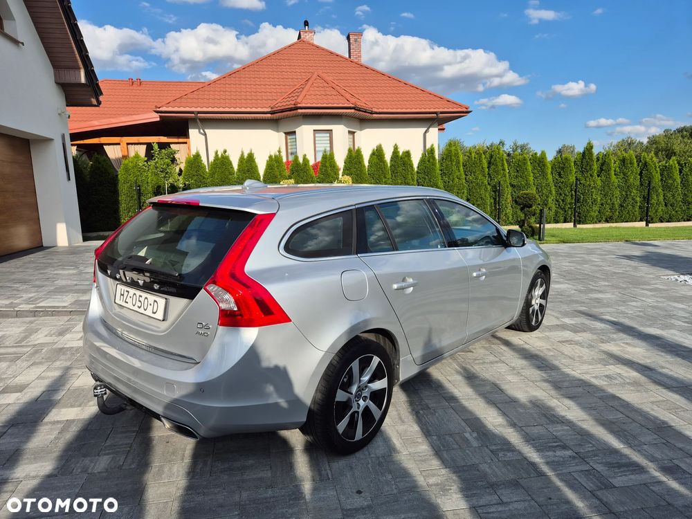 Volvo V60 D6 AWD Plug-in Hybrid Summum - 21