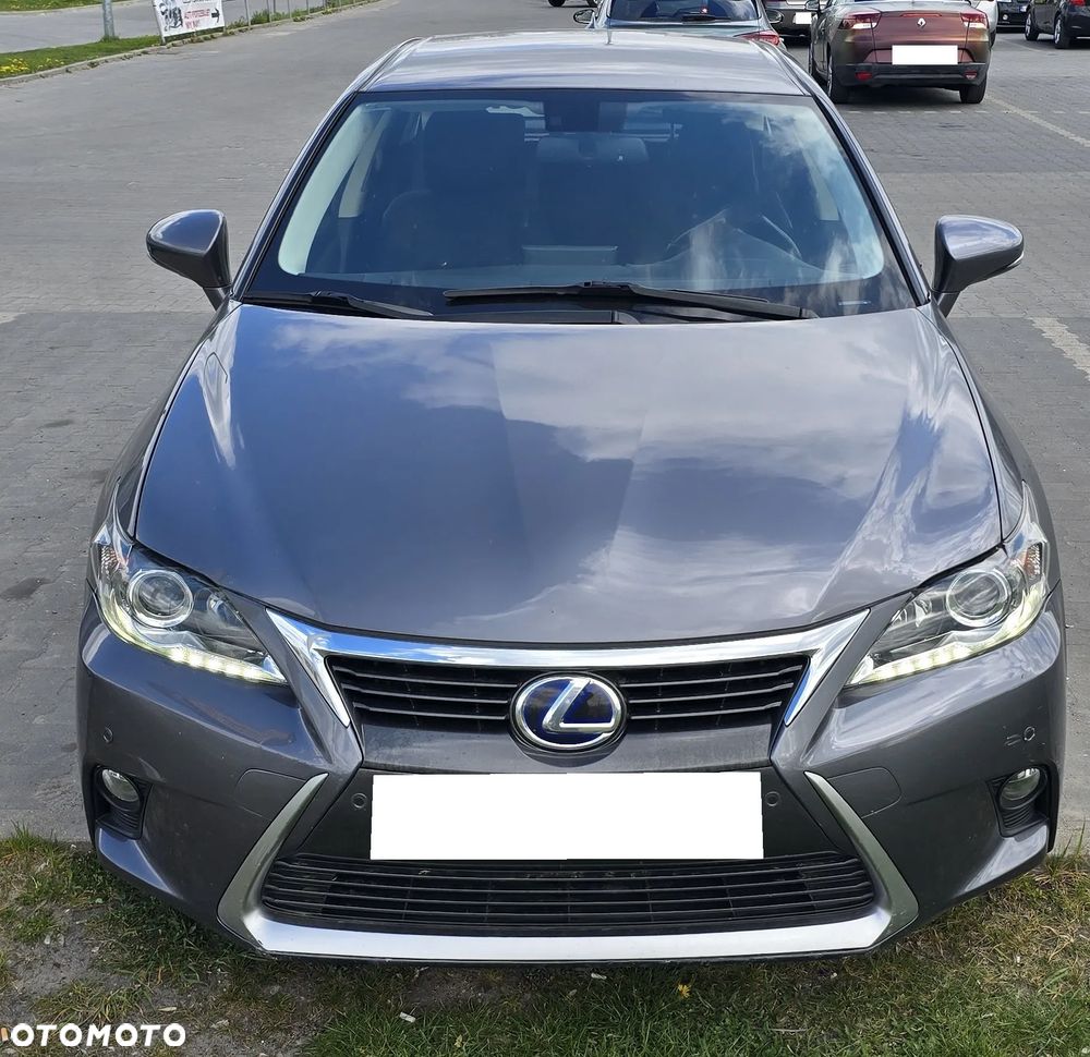 Lexus CT - 1