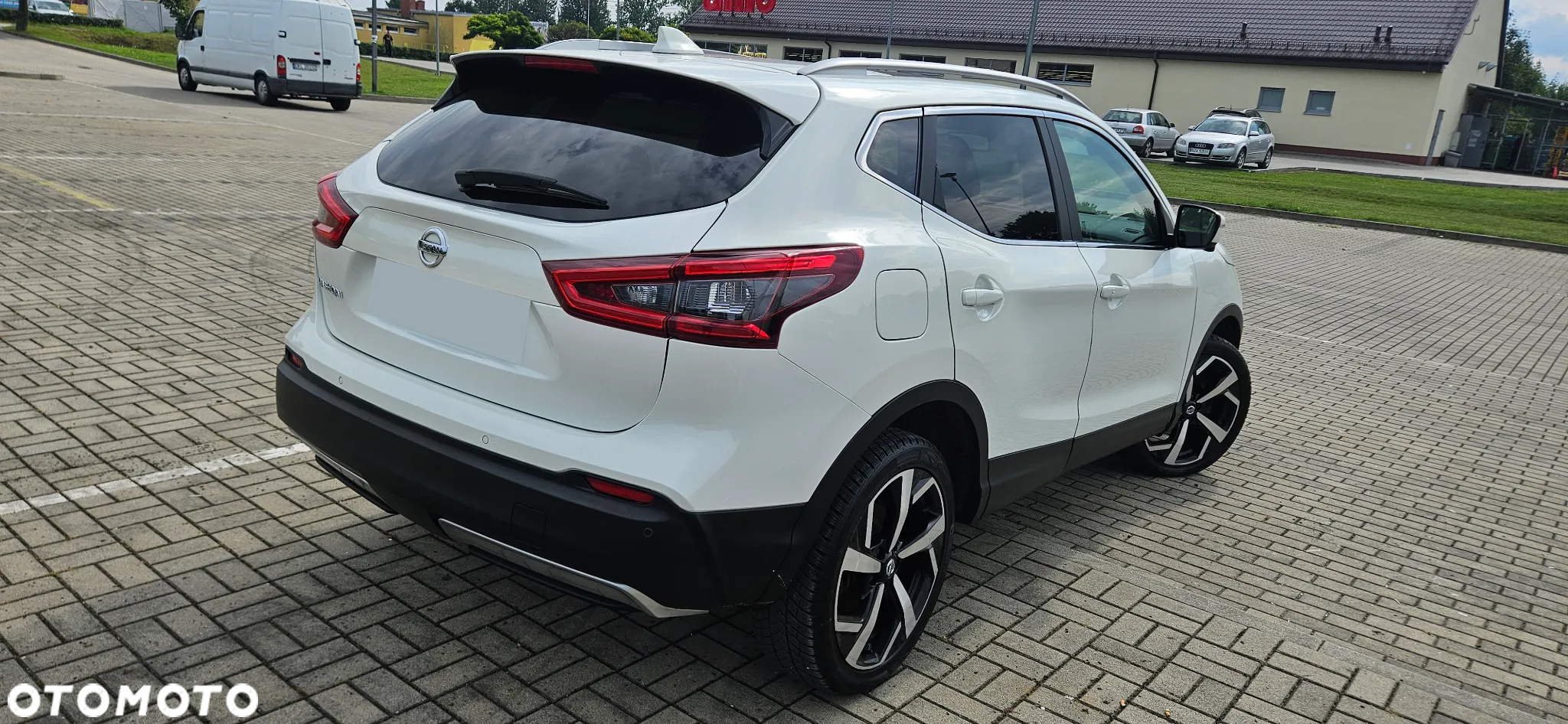 Nissan Qashqai 1.2 DIG-T TEKNA+ - 4