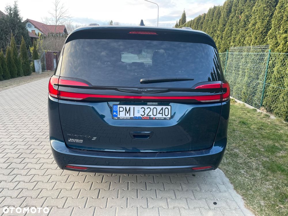 Chrysler Pacifica - 4