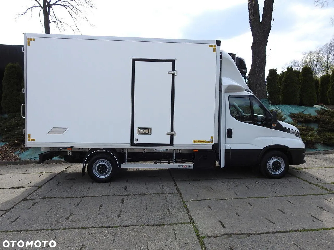 Iveco DAILY 35S16 NOWY KONTENER CHŁODNIA -10*C 8 PALET FUNKCJA GRZANIA ZASILANIE 230V TEMPOMAT KLIMATYZACJA GWARANCJA 160KM [ 557127 ] - 8