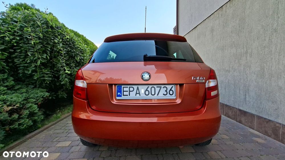 Skoda Fabia 1.2 HTP Cool Colour Edition - 4