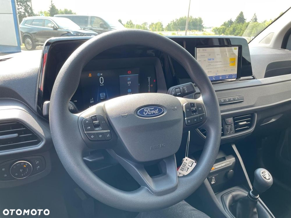 Ford Transit Courier - 27