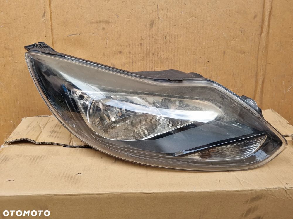 FORD FOCUS MK3 LAMPA PRAWA PRZÓD - 1