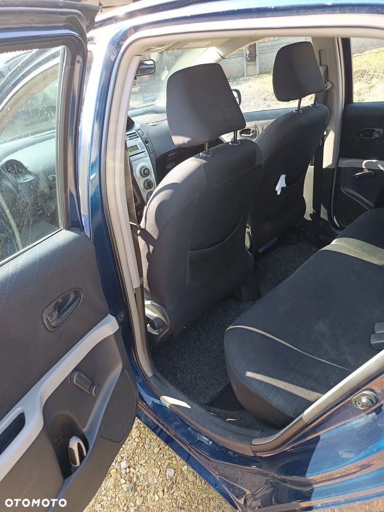 Toyota Yaris 1.0 VVT-i - 17