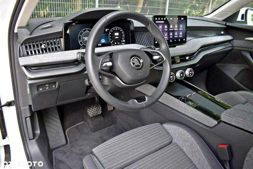 Skoda Superb 2.0 TDI SCR 4x4 Selection DSG - 9