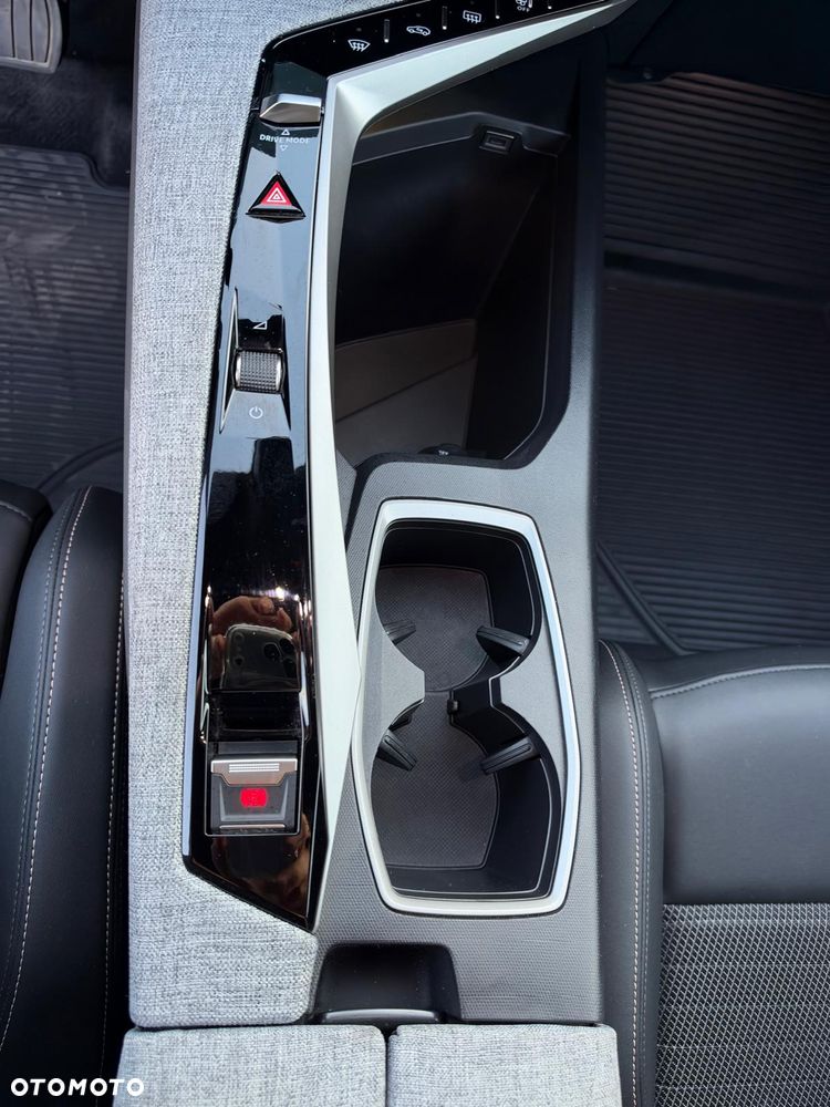 Peugeot 5008 1.2 PureTech mHEV Allure Pack S&S e-DCS6 - 27