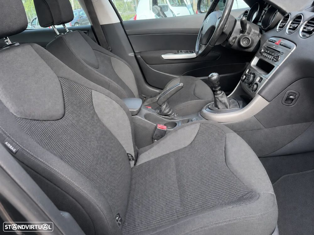 Peugeot 308 1.6 HDi Executive CVM6 - 11