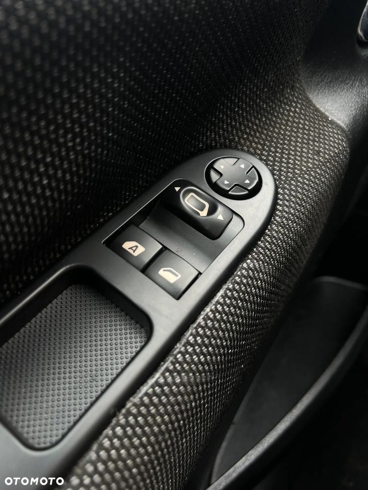 Peugeot 207 - 18