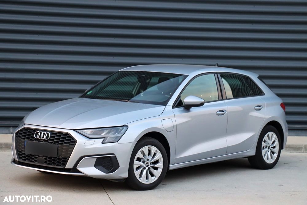 Audi A3 40 TFSIe Sportback S tronic S line - 1
