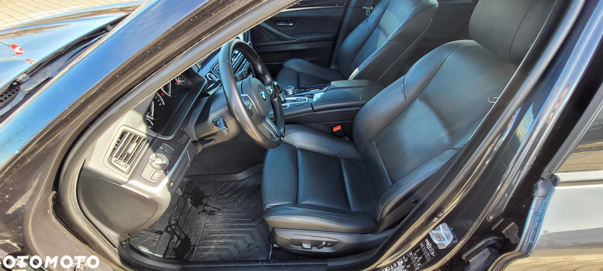 BMW Seria 5 520d xDrive - 11
