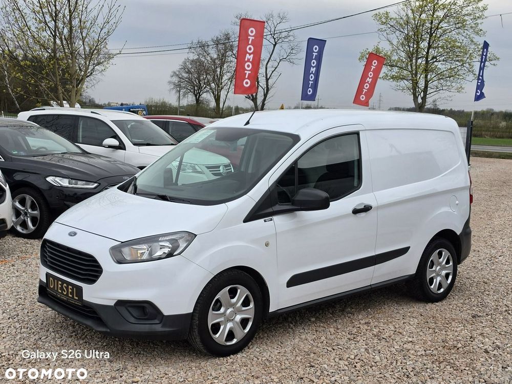 Ford Transit Courier - 21