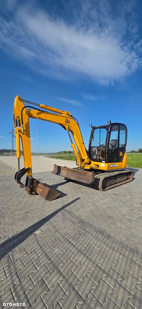 JCB 8052 - 1