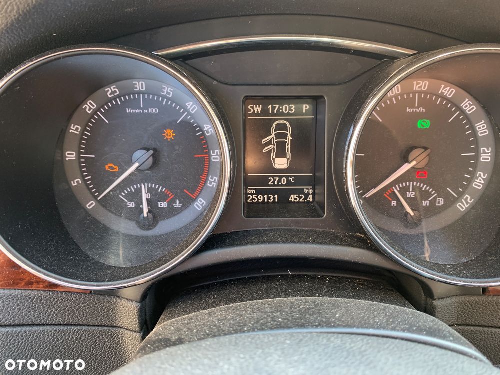 Skoda Superb 2.0 TDI Elegance DSG - 9