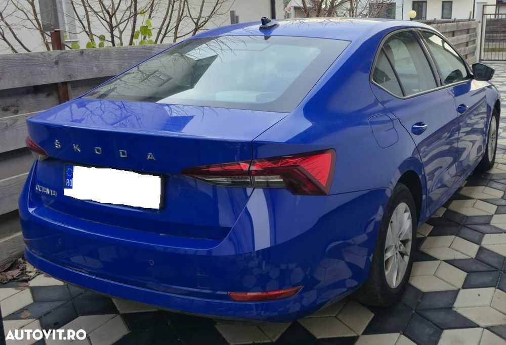 Skoda Octavia Combi 2.0 TDI DSG Ambition - 6