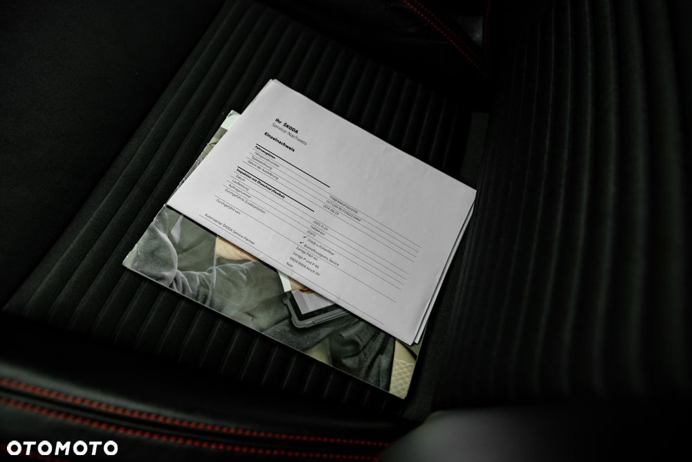 Skoda Octavia 2.0 TSI RS - 40