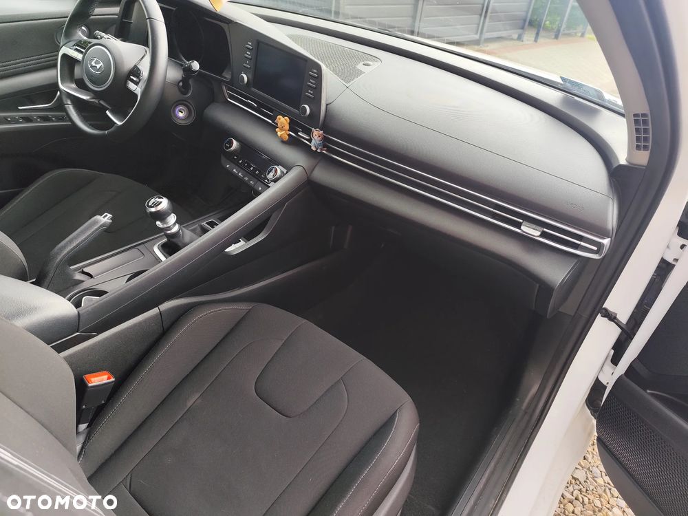 Hyundai Elantra 1.6 Smart - 12