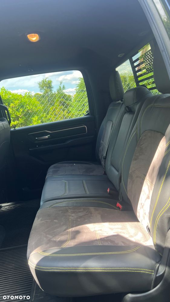 RAM 1500 Crew Cab Shortbed Bighorn - 13