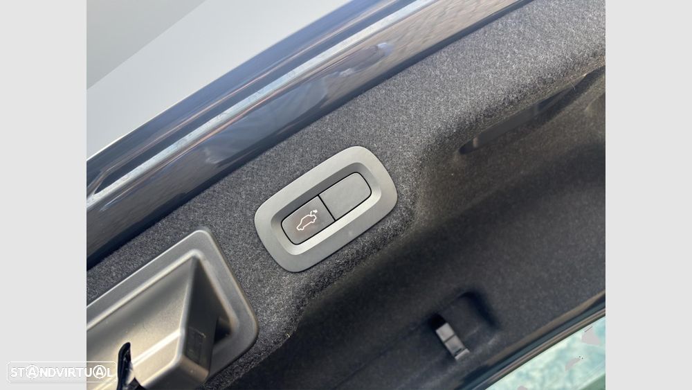 Volvo S90 2.0 T8 Momentum Plus AWD Geartronic - 16