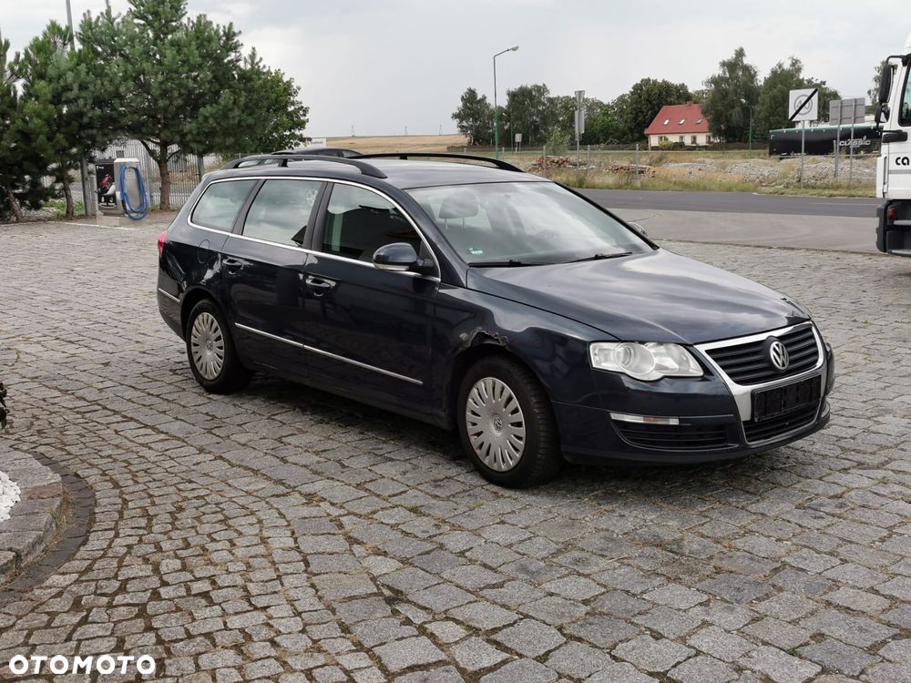 Volkswagen Passat - 4