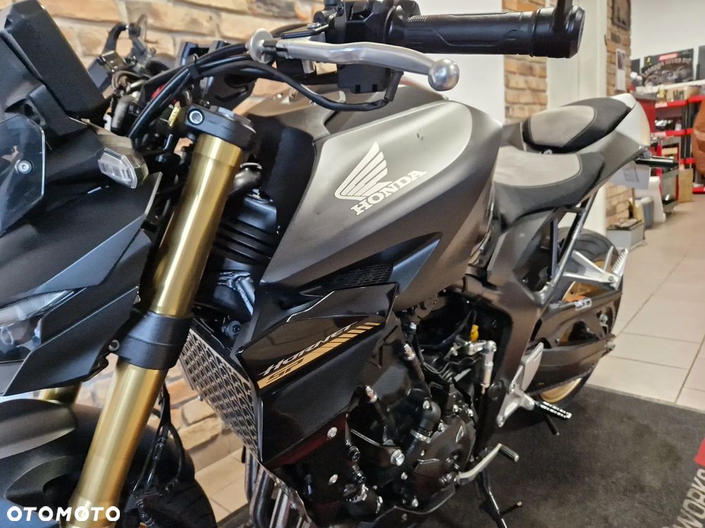 Honda Hornet - 16