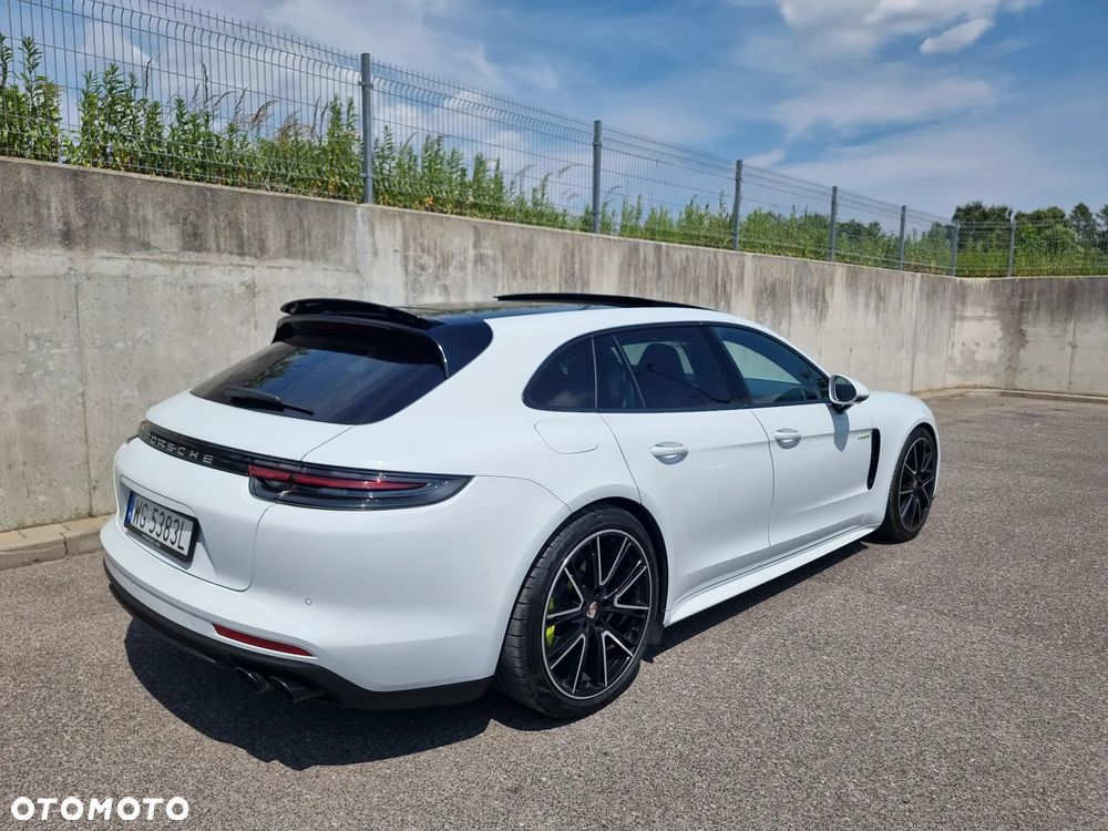 Porsche Panamera 4 e-Hybrid Sport Turismo - 20