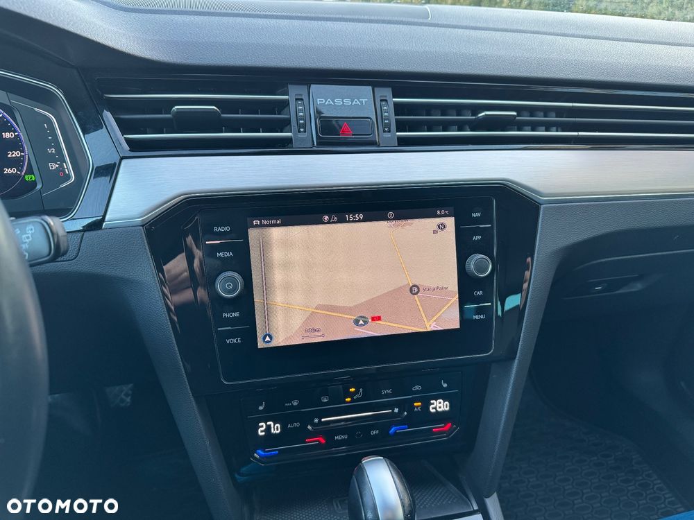 Volkswagen Passat Variant 2.0 TDI EVO Elegance DSG - 19