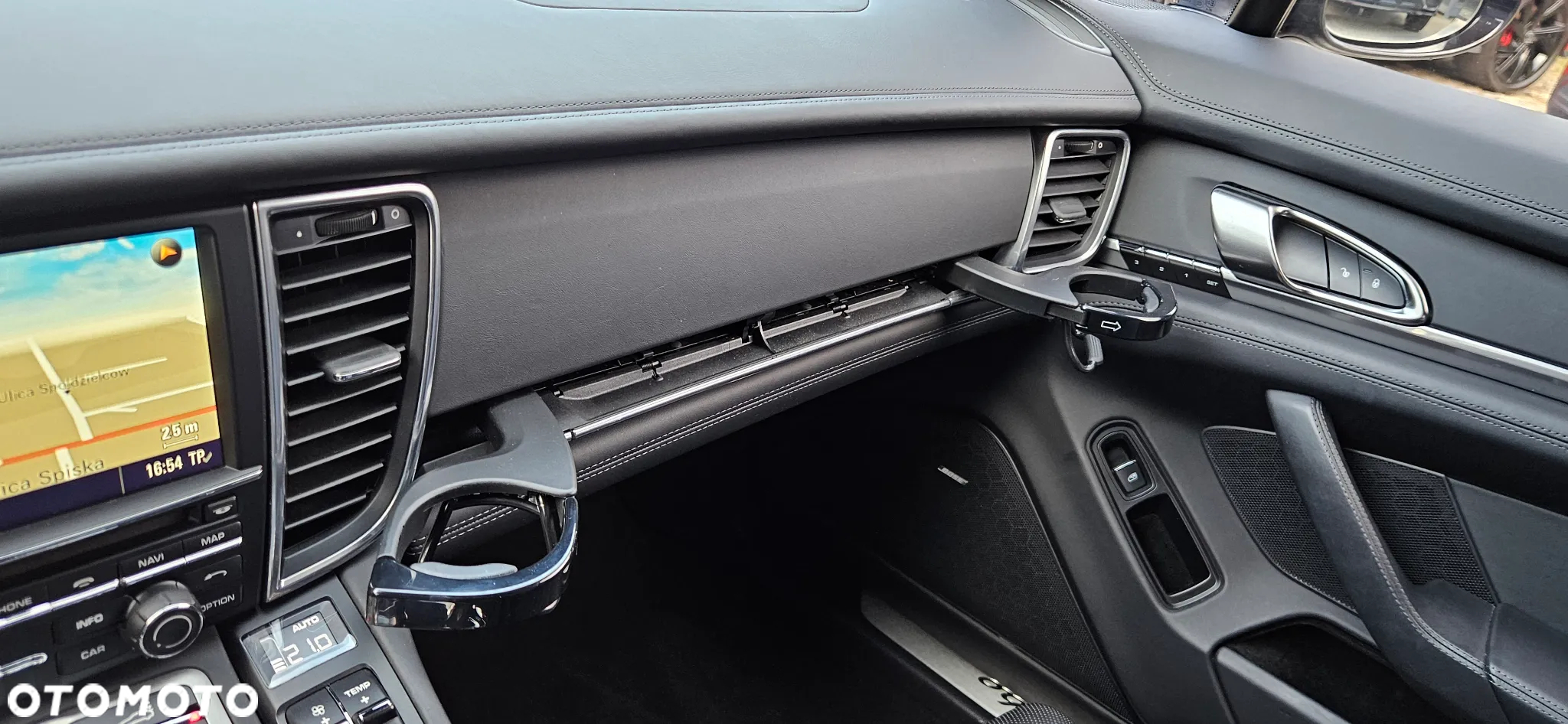 Porsche Panamera Turbo PDK - 37