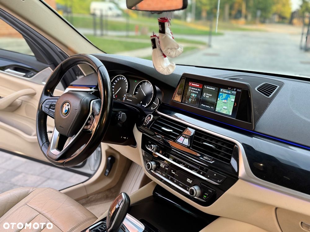 BMW Seria 5 520d M Sport - 37
