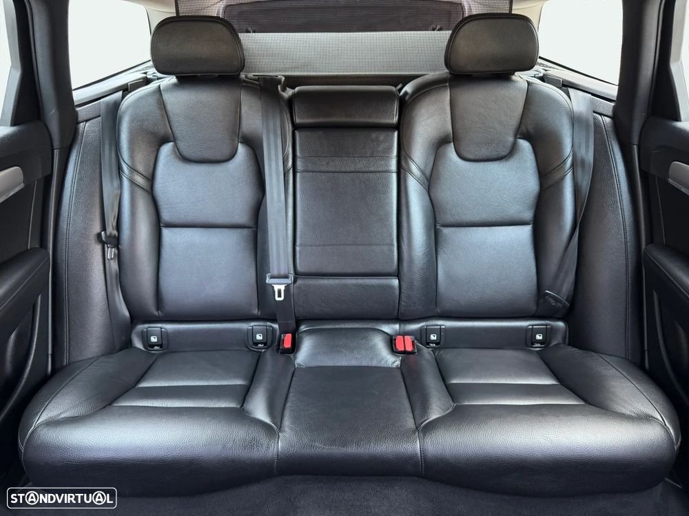 Volvo V90 2.0 D4 Momentum Plus Geartronic - 44