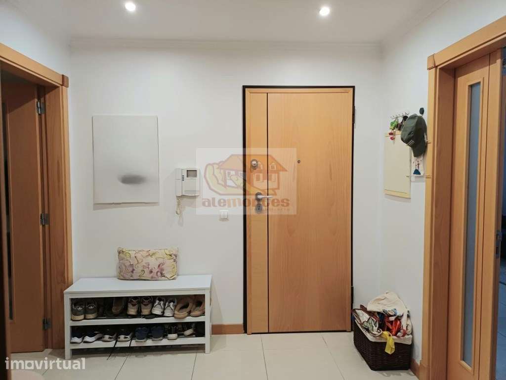 Apartamento T3 com varandas no centro de Grândola - Grande imagem: 3/15