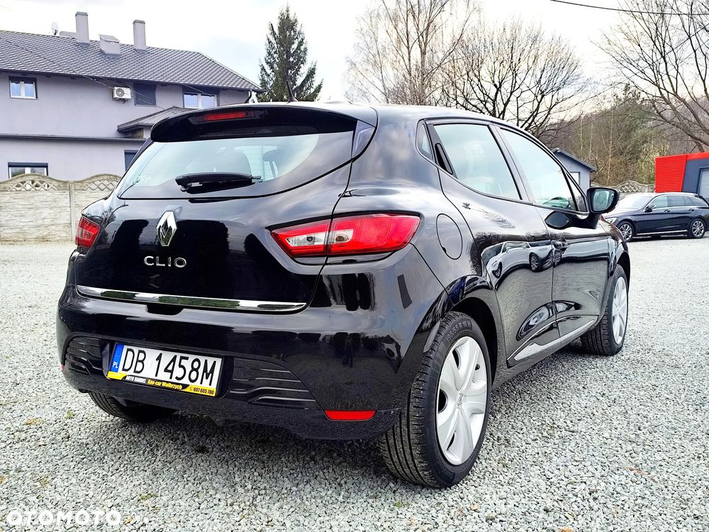 Renault Clio 1.2 16V 75 LIMITED - 8