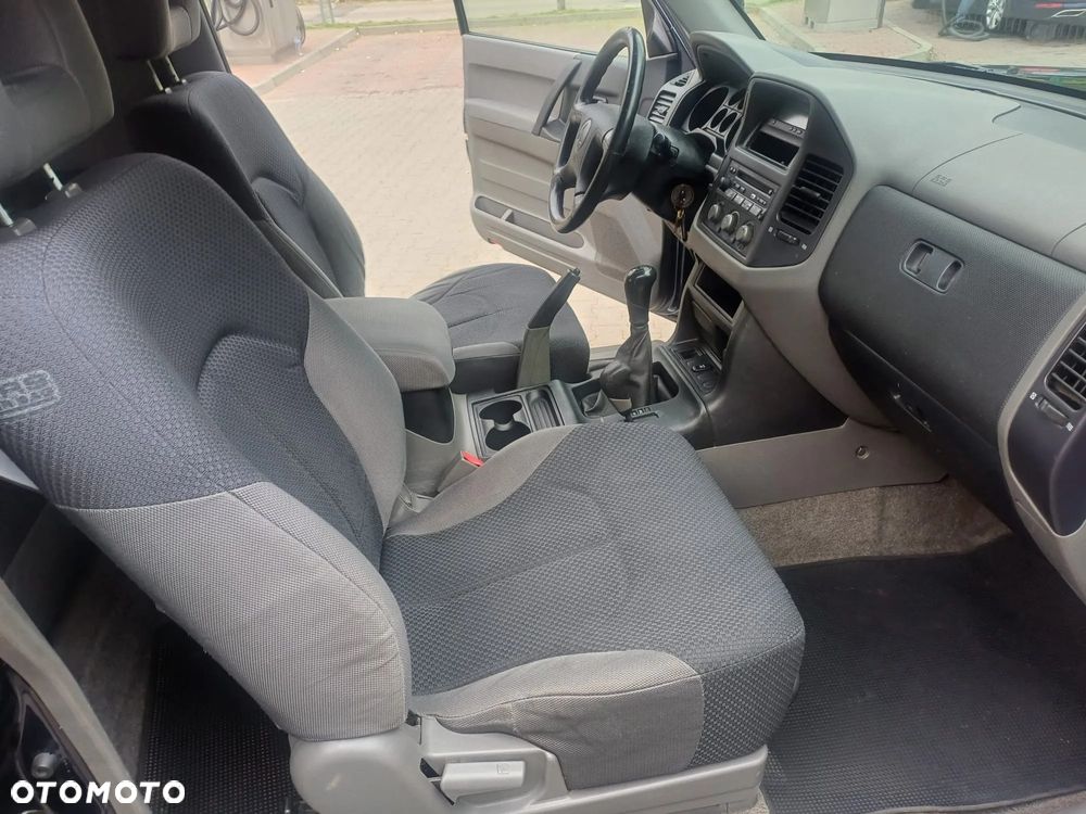 Mitsubishi Pajero 3.2 DI-D Classic - 4