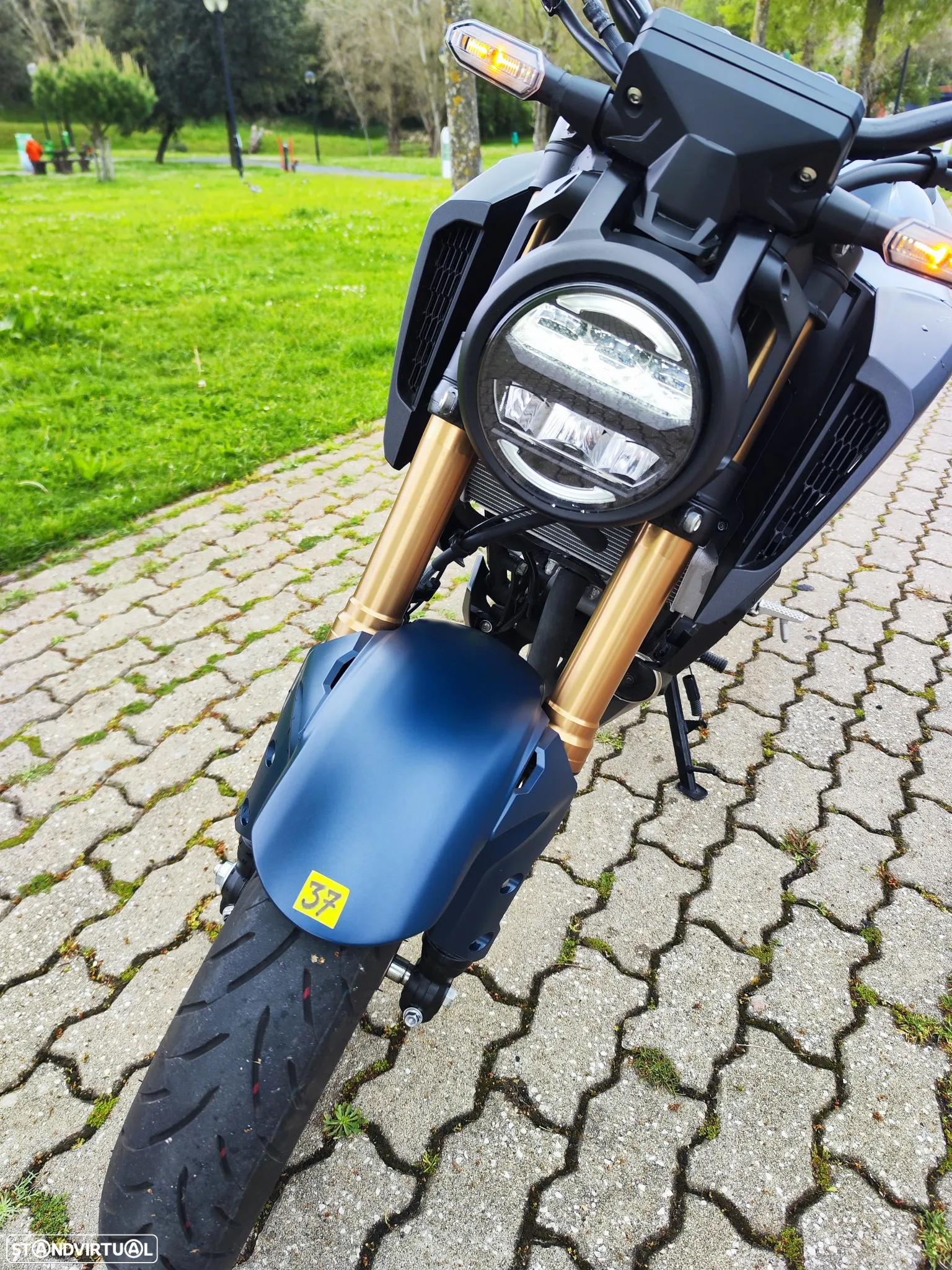 Honda CB 125 R - 5