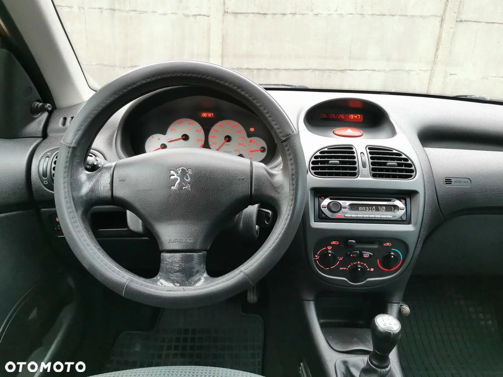 Peugeot 206 1.1 Mistral - 21