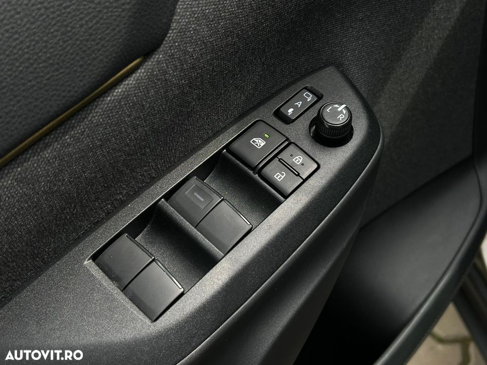 Toyota Yaris 1.5 VVT-i Premiere Edition - 29