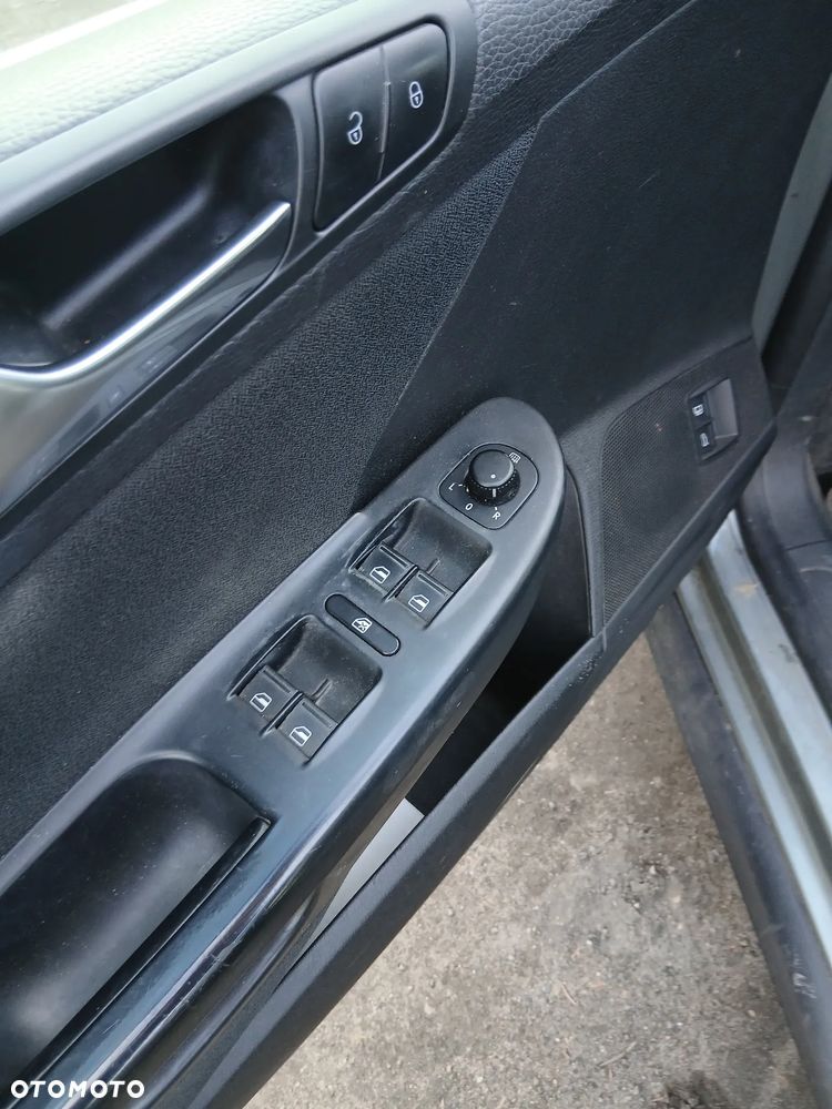 Volkswagen Passat 2.0 TDI DPF BlueMotion Technology Comfortline - 10