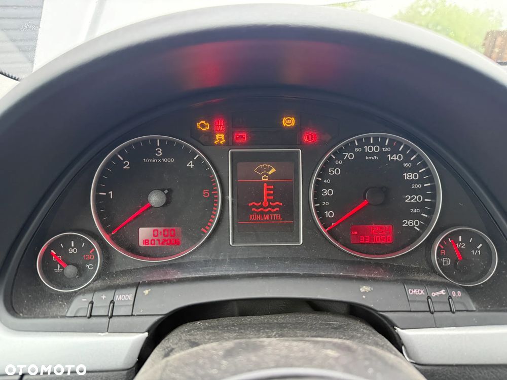 Audi A4 Avant 2.0 TDI DPF Quattro - 10