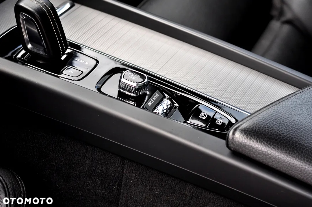 Volvo XC 60 T8 Twin Engine AWD Geartronic Polestar Engineered - 29