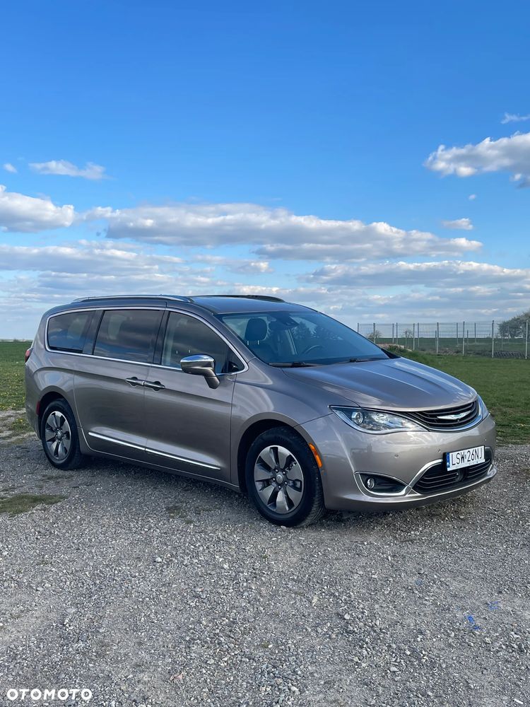 Chrysler Pacifica - 12