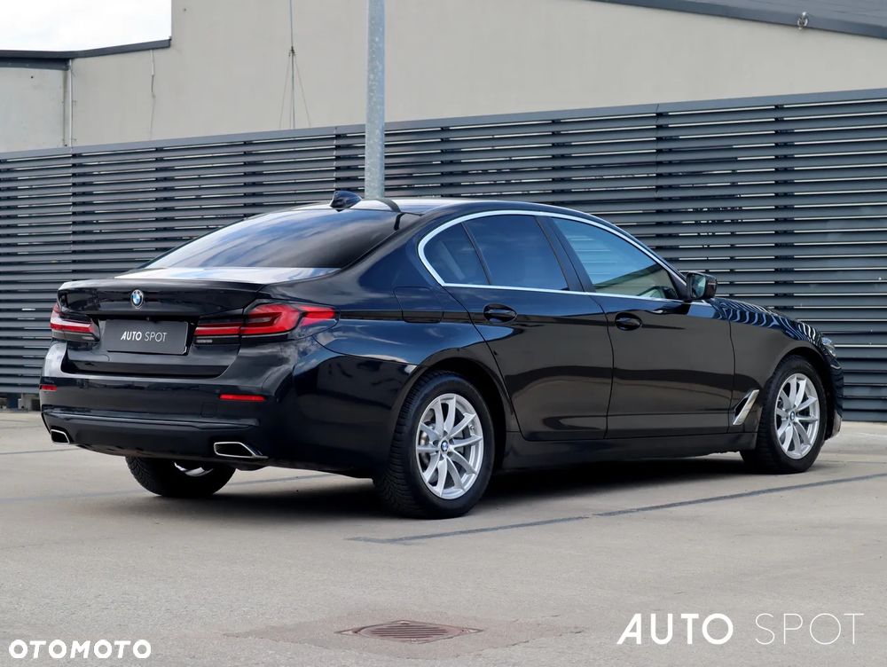 BMW Seria 5 518d mHEV - 6