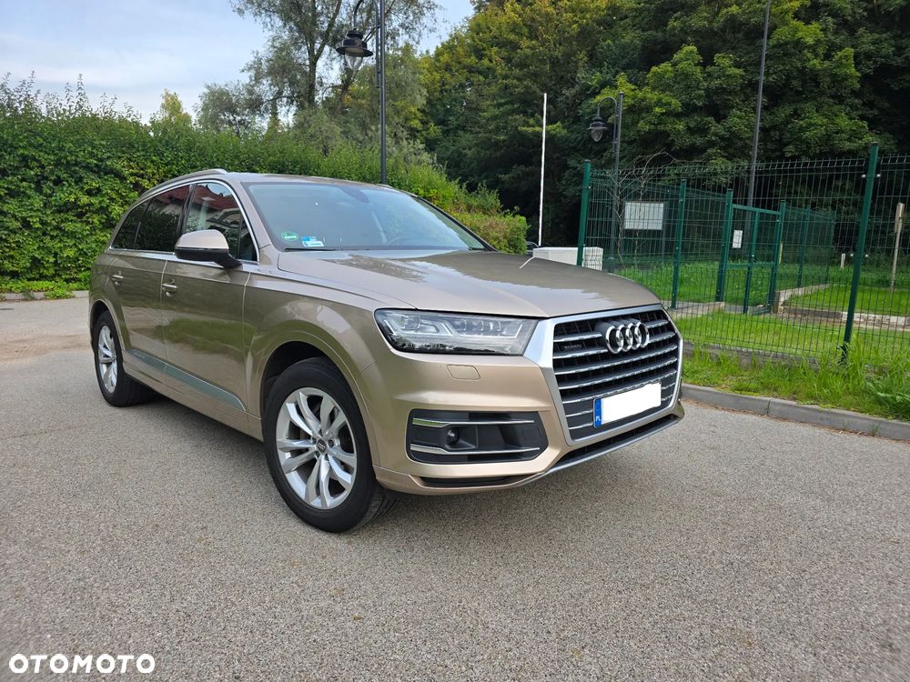 Audi Q7 - 1
